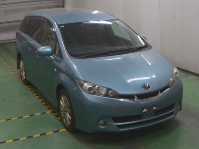 TOYOTA WISH