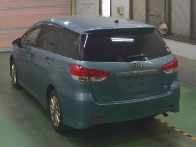 TOYOTA WISH