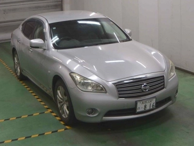 NISSAN FUGA