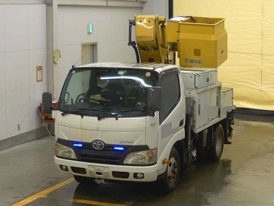 TOYOTA DYNA