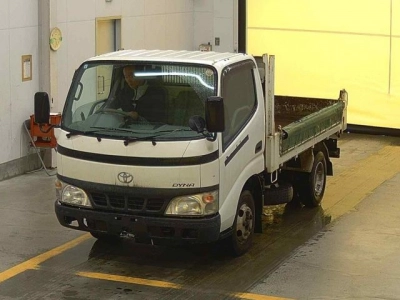 TOYOTA DYNA