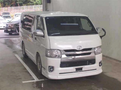 TOYOTA REGIUS VAN