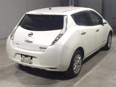 NISSAN LEAF