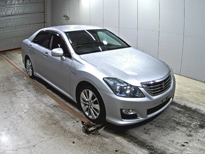 TOYOTA CROWN HYBRID