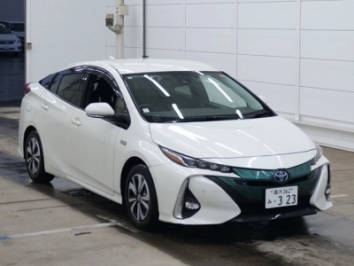 TOYOTA PRIUS PHV