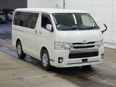 TOYOTA REGIUS ACE