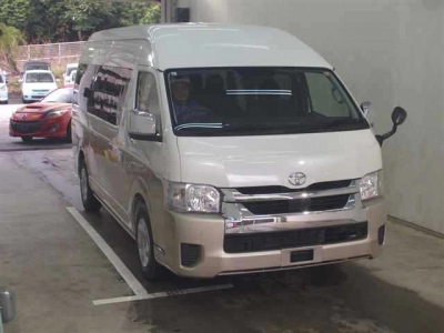 TOYOTA HIACE WAGON