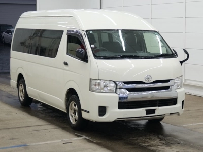 TOYOTA REGIUS ACE