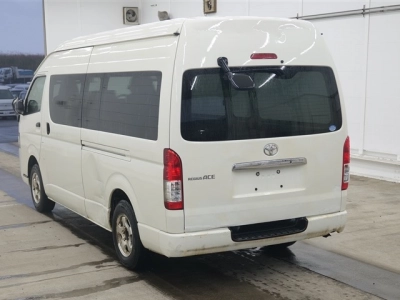 TOYOTA REGIUS ACE