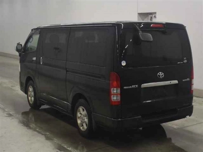 TOYOTA REGIUS VAN