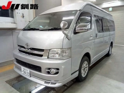 TOYOTA HIACE WAGON