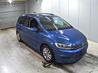 VOLKSWAGEN GOLF TOURAN