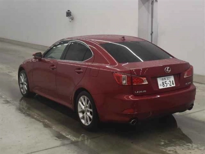 LEXUS IS