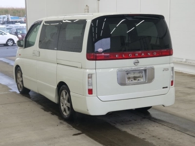 NISSAN ELGRAND