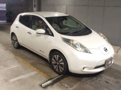 NISSAN LEAF