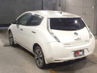 NISSAN LEAF