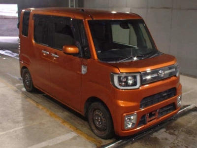 TOYOTA PIXIS MEGA