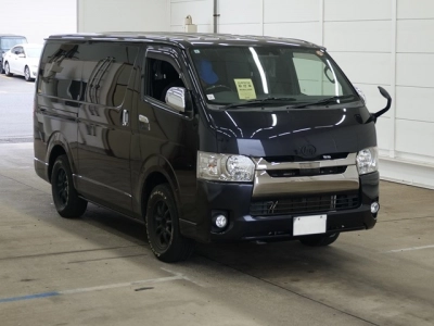 TOYOTA HIACE