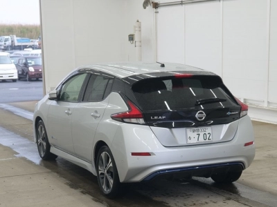 NISSAN LEAF