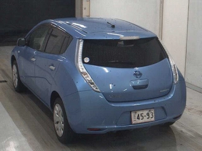 NISSAN LEAF