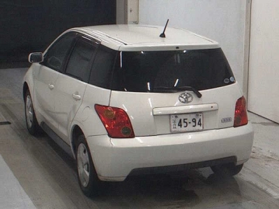 TOYOTA IST