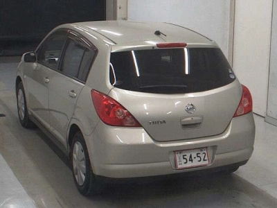 NISSAN TIIDA