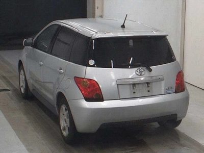 TOYOTA IST