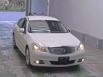 NISSAN FUGA