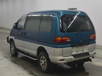 MITSUBISHI DELICA SPACE GEAR
