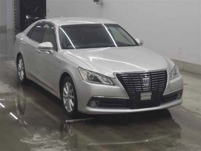 TOYOTA CROWN HYBRID