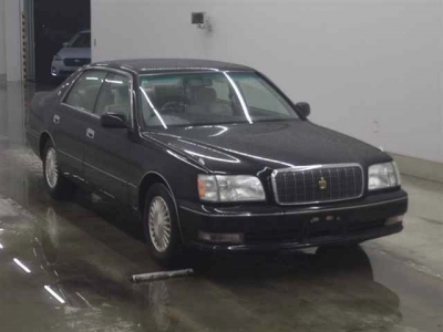 TOYOTA CROWN MAJESTA