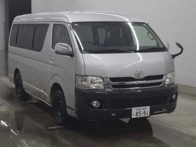 TOYOTA HIACE WAGON