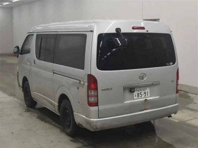 TOYOTA HIACE WAGON