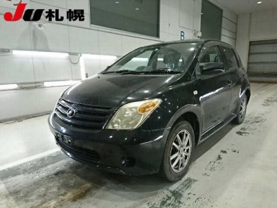 TOYOTA IST