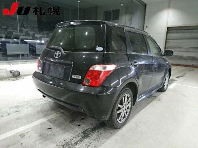 TOYOTA IST