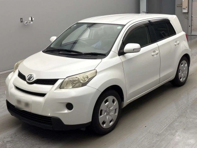 TOYOTA IST