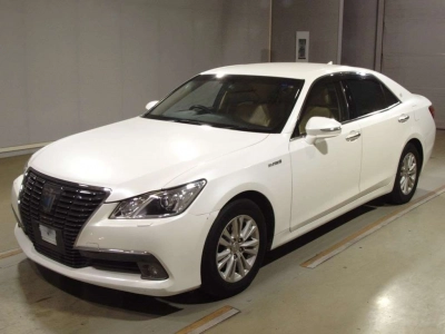 TOYOTA CROWN HYBRID