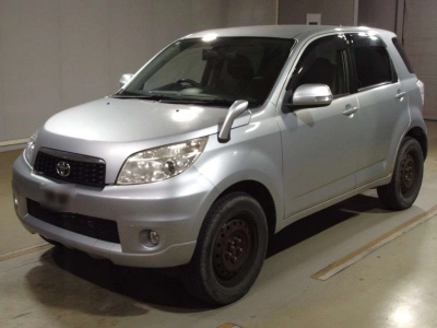 TOYOTA RUSH
