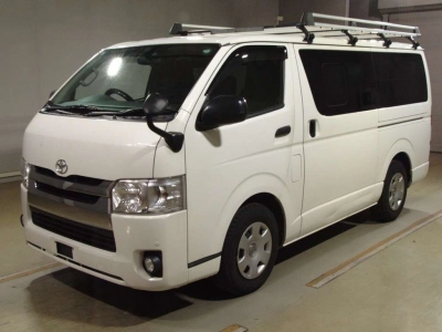 TOYOTA HIACE VAN
