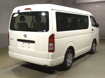 TOYOTA HIACE WAGON