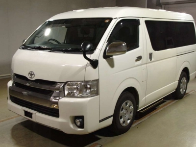TOYOTA HIACE WAGON