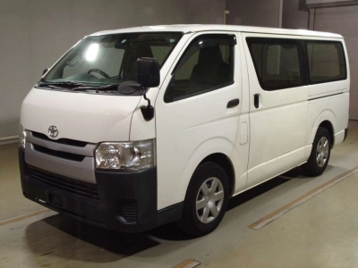 TOYOTA HIACE VAN