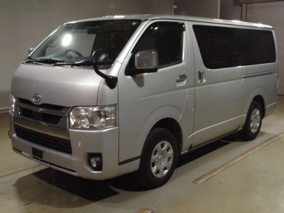 TOYOTA HIACE VAN