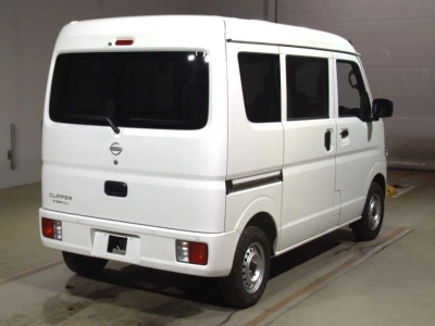 NISSAN CLIPPER VAN