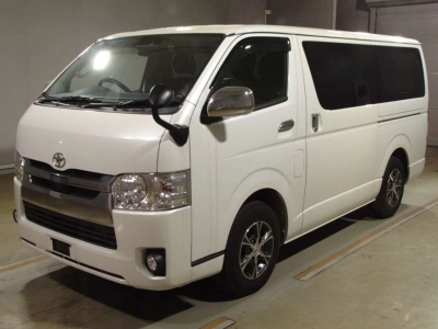 TOYOTA HIACE VAN