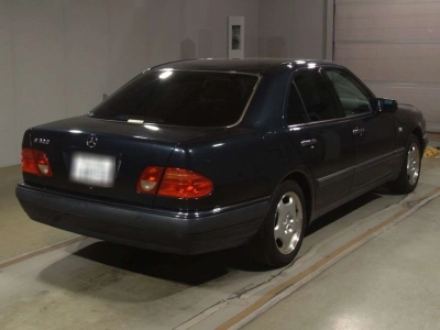 MERCEDES BENZ E CLASS