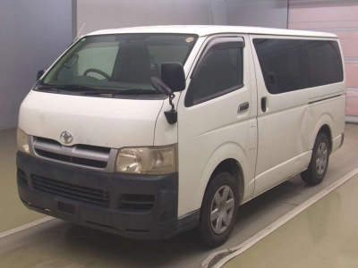 TOYOTA REGIUS VAN