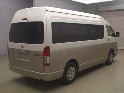 TOYOTA HIACE WAGON