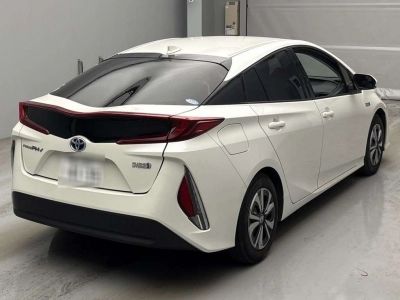 TOYOTA PRIUS PHV