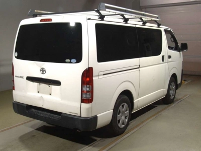 TOYOTA REGIUS VAN